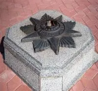 Вечный огонь в форме ордена ВОВ бронза в Перми (518587)