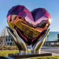 Скульптурная композиция сердце в ладонях (518273) монтаж арт-объект  в Перми
