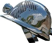 Каска - скульптура абстрактная скульптура из нержавеющей стали на заказ — Пермь  
